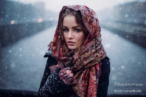 Мы с тобою друзья. Не влюблённая пара, Обниматься нельзя, целоваться подавно. И на ушко шептать, и ...