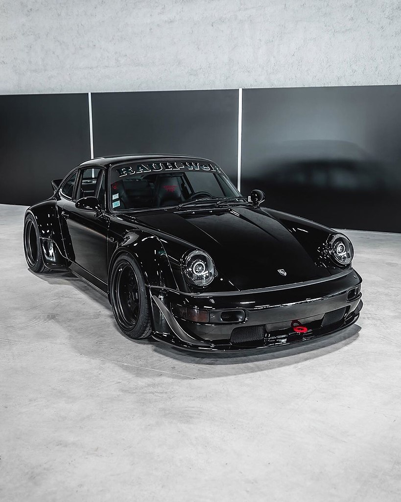 Porsche 964 RWB