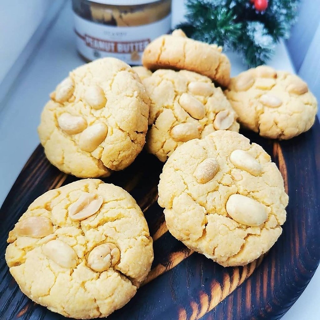 Арахисовое печенье . . На днях захотелось мне вкусного домашнего печенья и я как обычно решила ...
