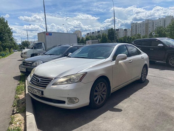 Lexus es350 2011 . 200.000       ... - 2