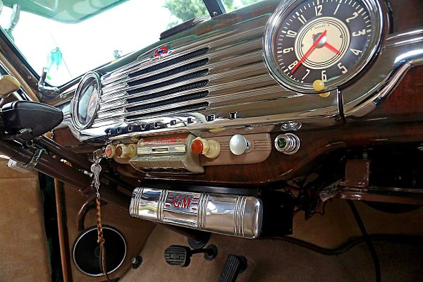 #bomb@autocult #lowrider@autocult #Fleetline@autocult 1948 - 9