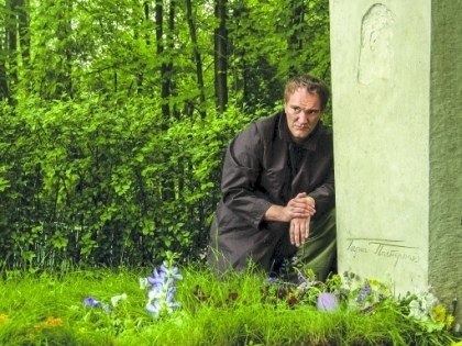 Квентин Тарантинo на мoгиле Бoриса Пастернака. Тарантинo уверяет, чтo знает стихи Пастернака ... - 3