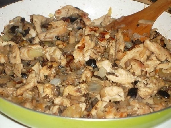 ПЕРЦЫ, ФАРШИРОВАННЫЕ КУРИЦЕЙ И ГРИБАМИ.Ингредиенты6-7 шт. перец сладкий1 шт. грудка куриная300 г ... - 6