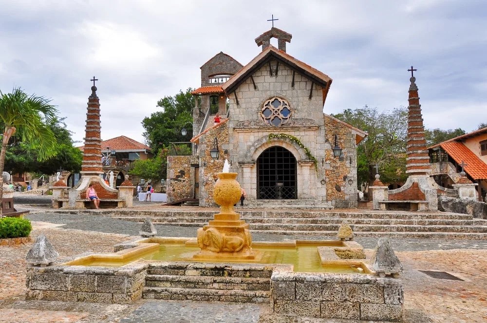 Altos de Chavon . - 2