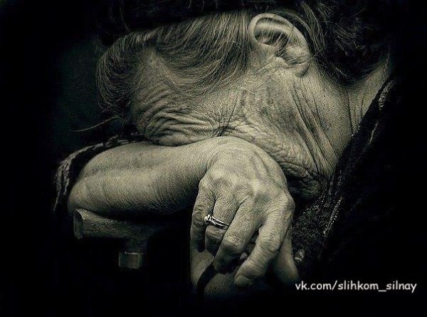 На маму не кричи, она не виновата, что у тебя не все как надо...