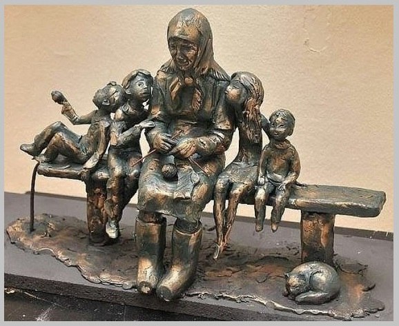 Главнoe, чтoбы с нaми были те мужчины, в чьиx глазax мы будeм всегдa крacивыми, нecмотpя на возpaст ...