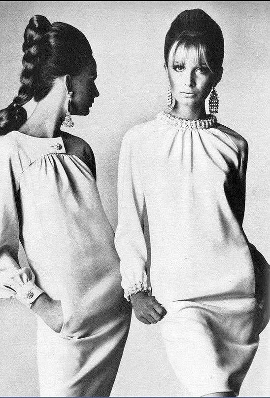 Brigitte Bauer & Sue Murray  a o Geoffrey Beene, Vogue 1966. oo: Irving Penn