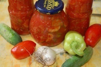 Салат с огурцами «Зимняя сказка».свежие помидоры 2 кг сладкий перчик 7 шт. чеснок 200 г огурцы 2 ...