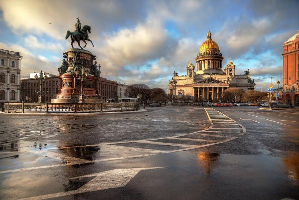 Интересный факт: общая протяженность трамвайной сети Петербурга превышает показатель в 600 км! По ...
