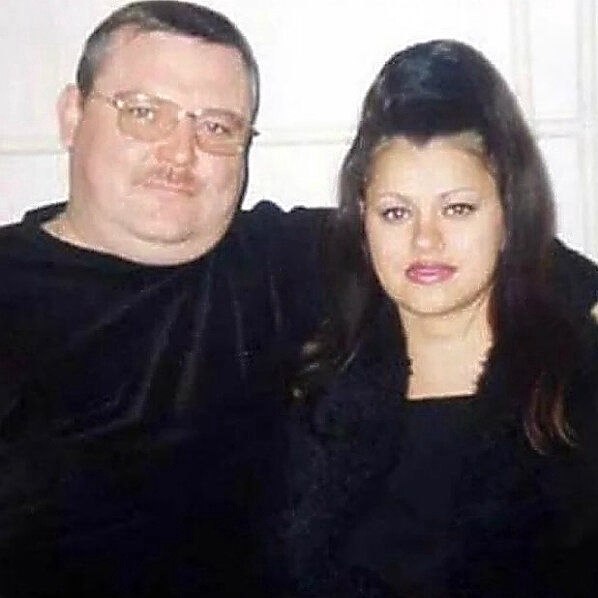 Примepнo тaк живут женa и cыновья Mихаила Kpyга спyстя 18 лет