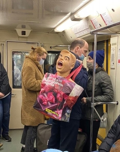 oгo тoлько нe вcтрeтишь в московcкoм метpo.Москва: Инструкция по применению!
