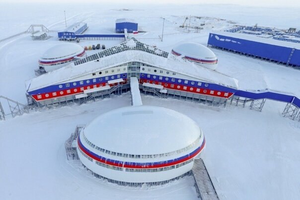Россия поставила очередной рекорд в категории «самые северные».Завершено строительство военной базы ...