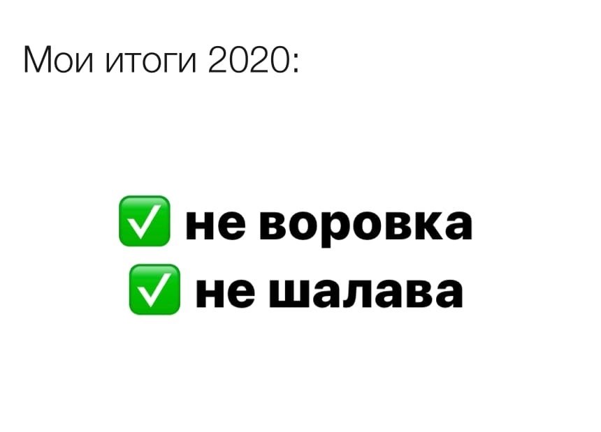 Блонди сама себя имеет в тугое очко огромным черным хуем из резины