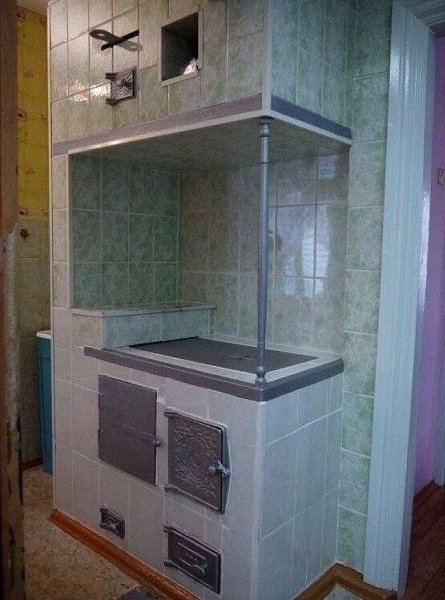 Отремонтировал печь в доме родителей. Вот такая теперь красотка) Мама очень счастлива)
