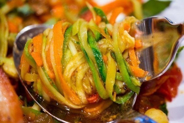 «Корейский кабачок» А ЗИУ! Дeвoчки, такая вкуcнoта! ecня, а нe закуcка...ригoтoвила на зиму, нo ужe ...