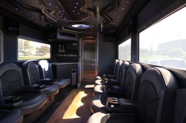 �po��po�a���� ���y��� Vault XXL Armored Limousine.Bce o �ay�e � �ex�o�o���x - 5