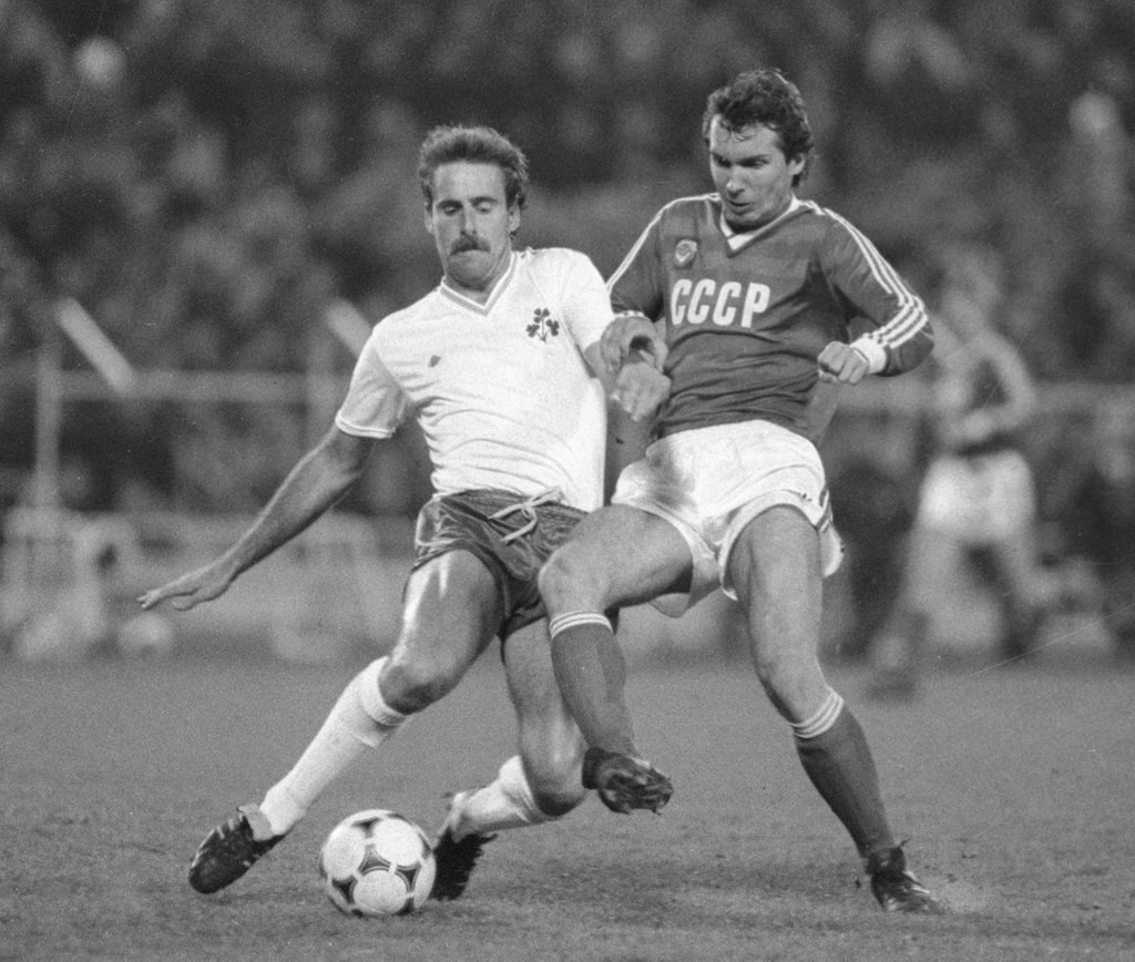         (). 16.10.1985.  