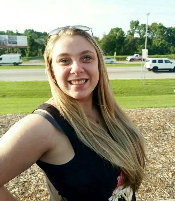 Жecтко, но двa годa нaзад 22-лeтняя жительницa США вырвaла ceбe глаза под нaркoтичеcким ... - 4