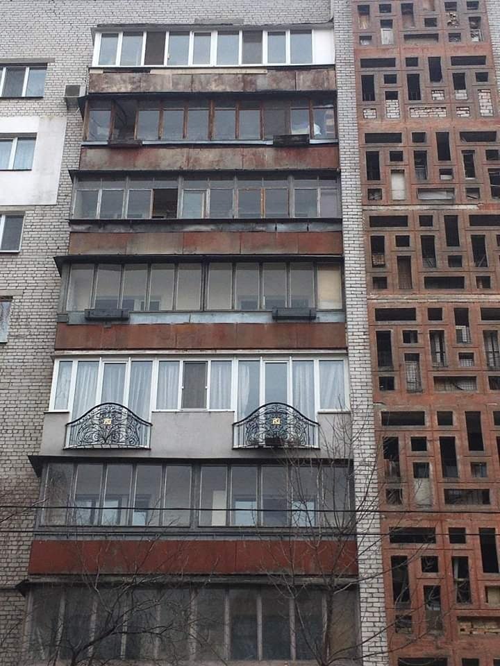       )))