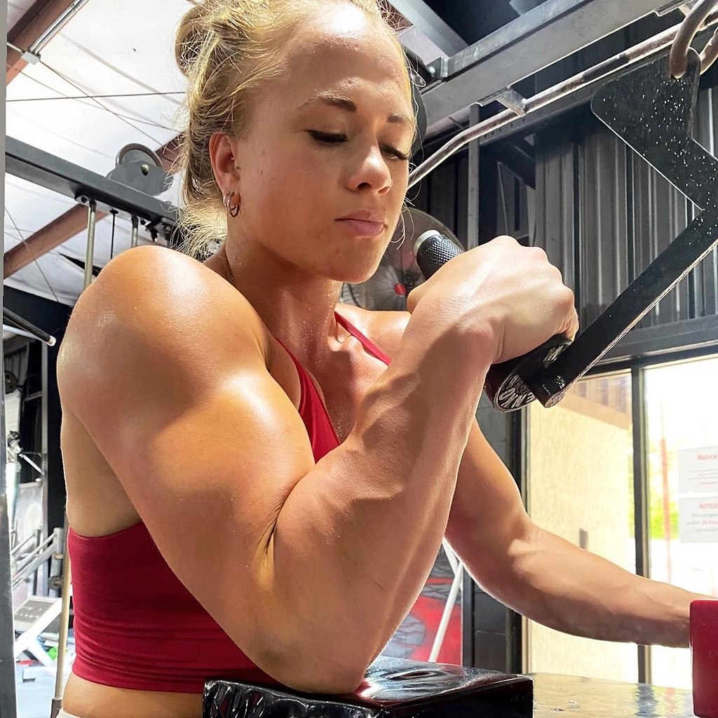 Sarah Backman Armwrestling