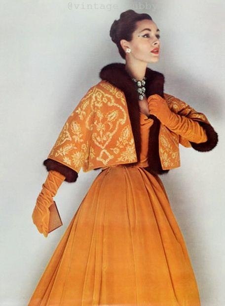 Christian Dior, 1958 .