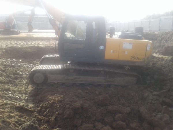 Экскаватор Hyundai 250LC-7.Год выпуска - 2008.Полноповоротный.Ковш 1.5 куба.13 тысяч моточасов.В ... - 2