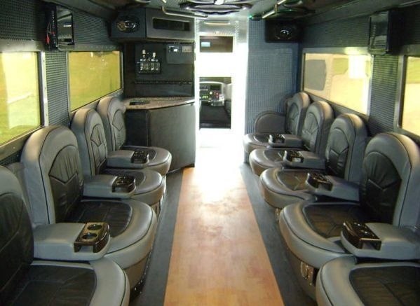 �po��po�a���� ���y��� Vault XXL Armored Limousine.Bce o �ay�e � �ex�o�o���x - 4