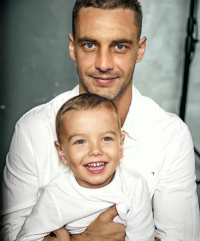 Это его сын. Это его сын. Это его сын. Жена мияги. Это его сын.