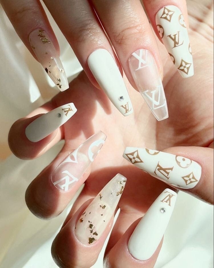    Louis Vuitton.     - 3