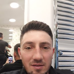 Max, 36, 