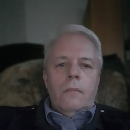 Валерий, 58, Михнево