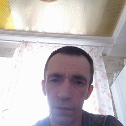 Raf, 48, 