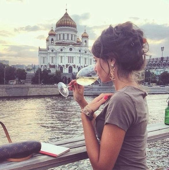 а одно из аериансиx форyов неая девица задаа вопрос: . «Я – расивая, весеая, yная девyша. очy выйти заyж за парня, оторый зарабатывает в од не еньше 500 тысяч доаров»  Один из оодыx финансистов не поенися ответить ей по сyществy:  «Я прочита твой пост с боьши интересо. И вот а я все это вижy.