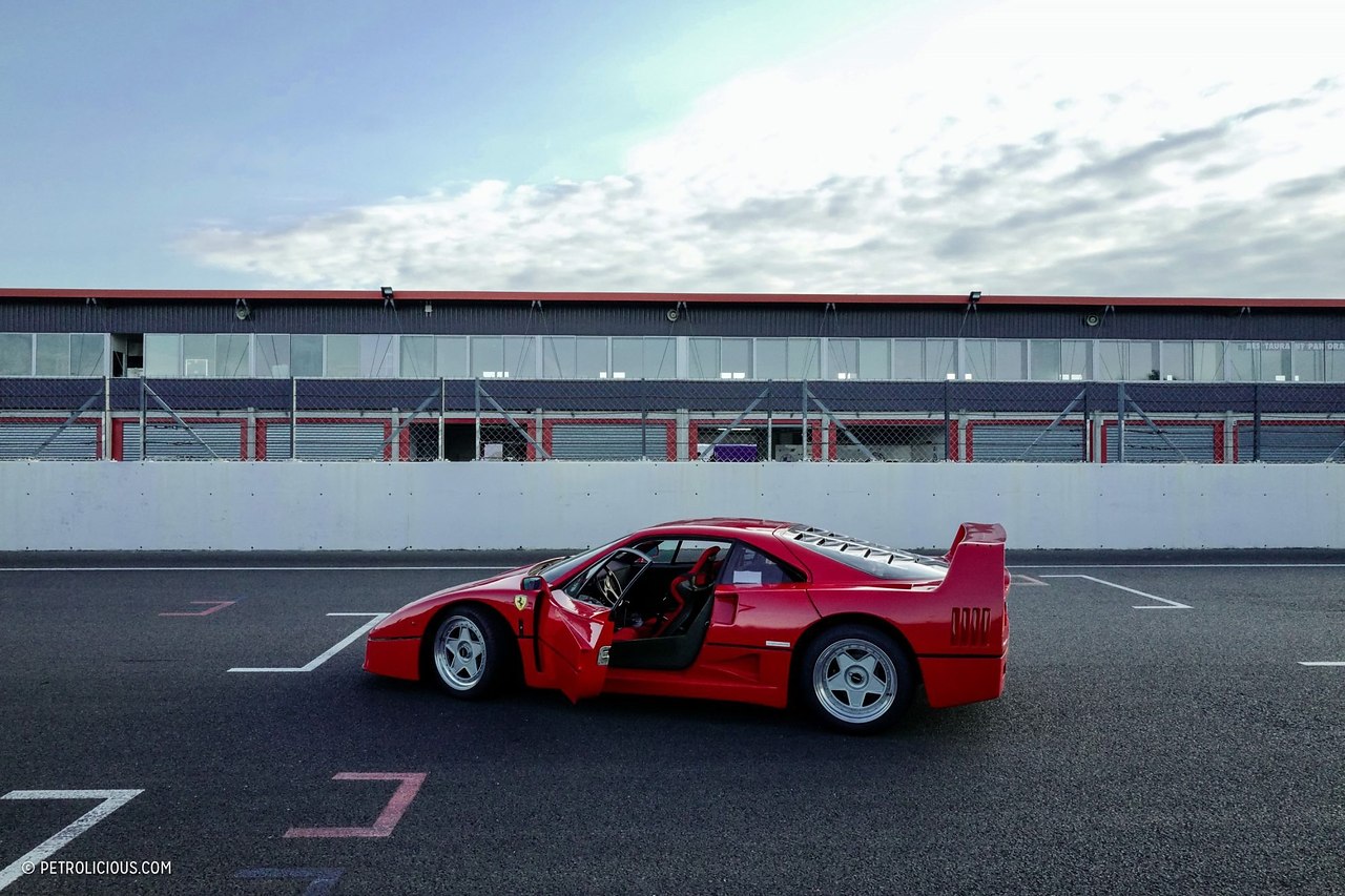 #Ferrari@autocult - 2