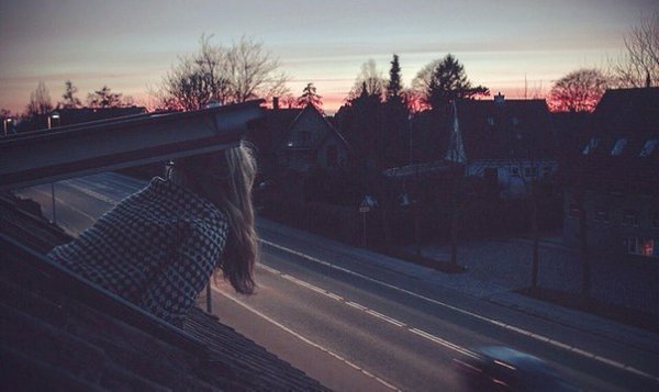 Говорят, если вы никак не можете забыть человека - вы нужны ему.