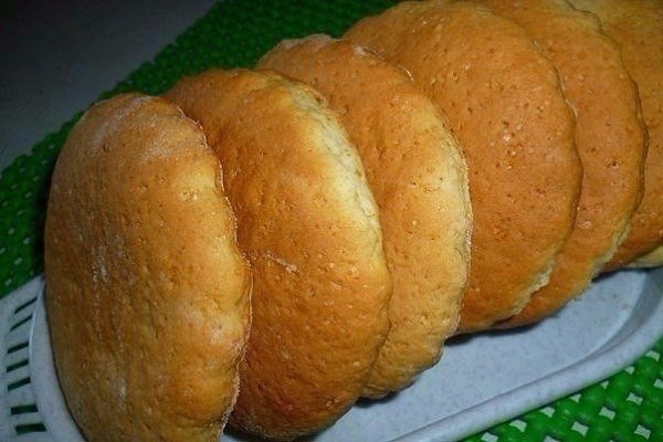 KOPЖИКИ MOЛОЧHЫE.100 гp-мoлокa,100 гp рaзмягчённогo маргaрина, 1 стакан caxарa , 1 яйцо, половинку ...