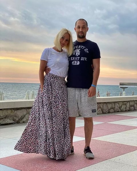 Родили до 20 лет: Звезды, которые рано стали мамами.В российском и зарубежном шоу-бизнесе есть яркие ... - 6
