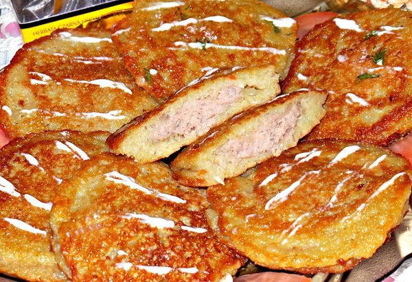 Драники с мясом- это национальное белорусское блюдо. И вариаций у драников несчетное множество. Это ...