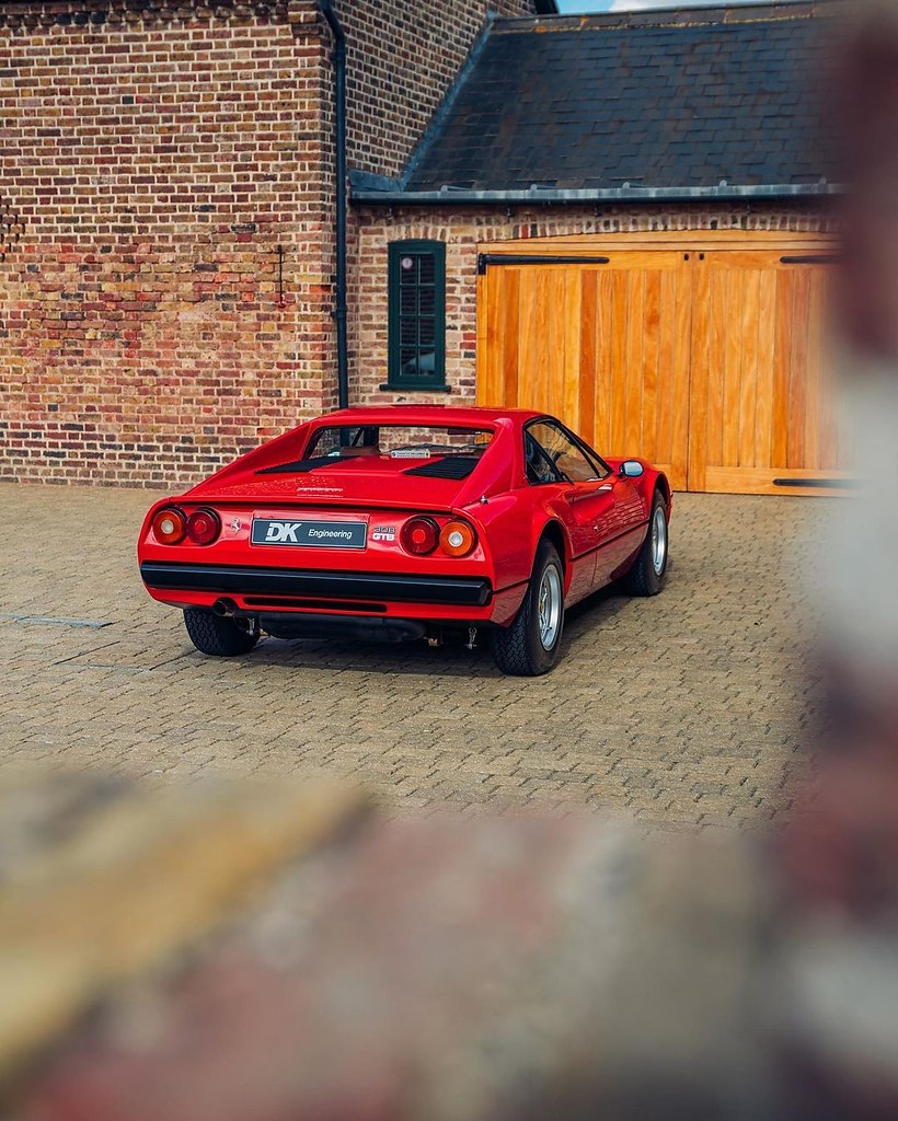 #Ferrari@autocult - 2