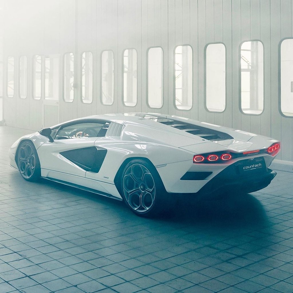 #Lamborghini@autocult - 4