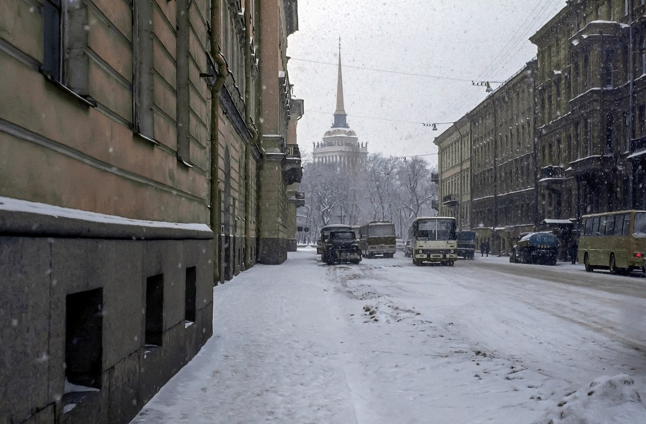  1976   .