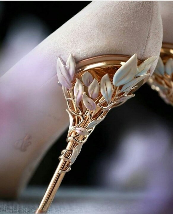      .   Ralph and Russo heels - 4