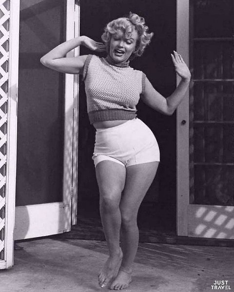 �p���� o�po � �o�a��e� �o�oce�e, 1953 �o�.#art #travel #world - 6