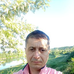 Serghei, 44, 