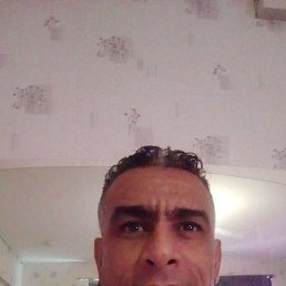 nagui, 41, 