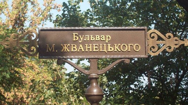 Роль женщины в нашей жизни очень проста: возбуждать и успокаивать. М.Ж. ***** В супружеской жизни ...