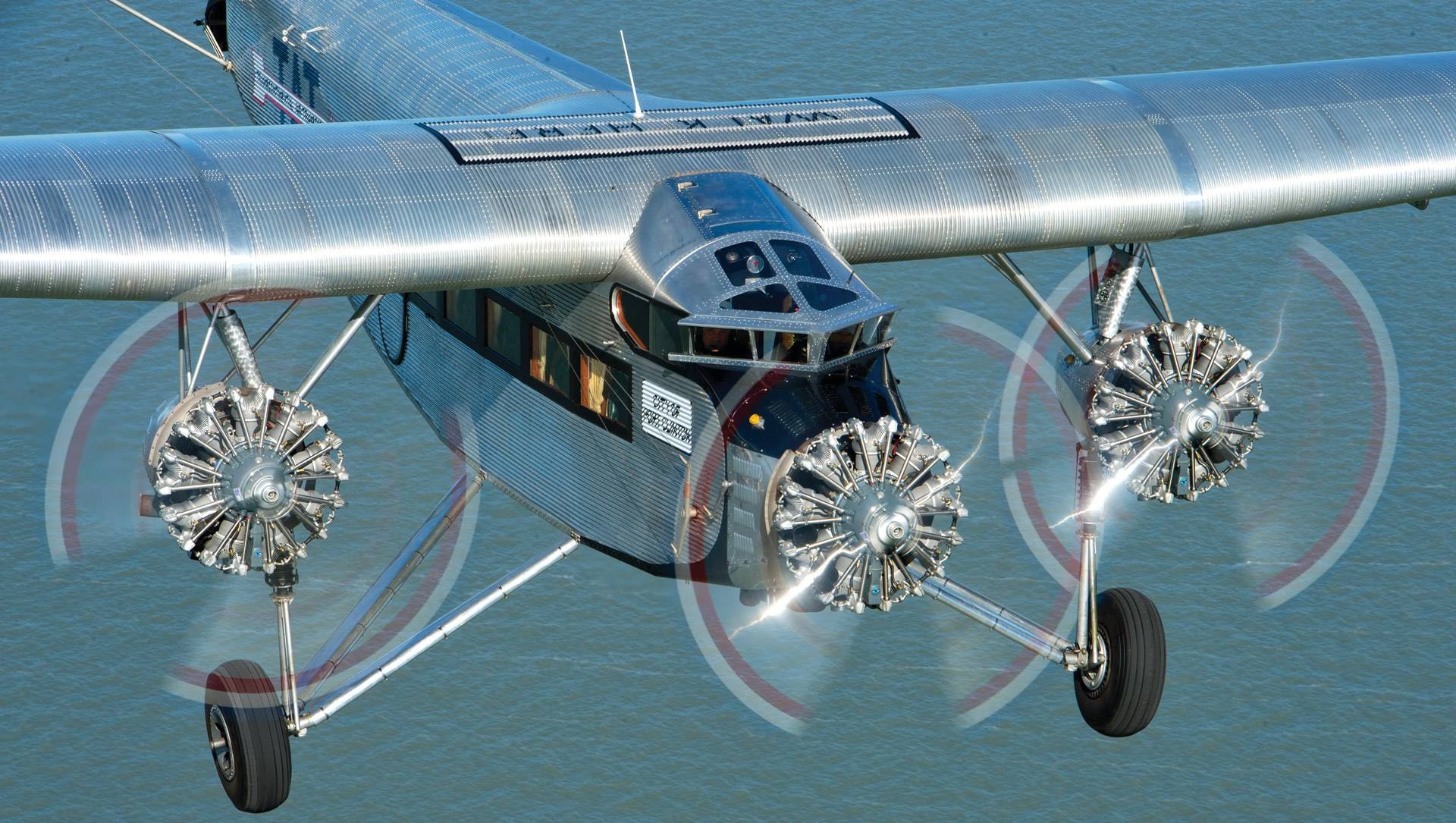 -  : Ford Trimotor