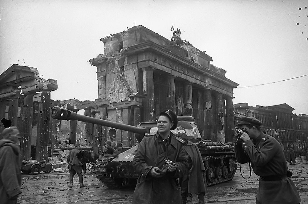 2  1945 .       .   ... - 4