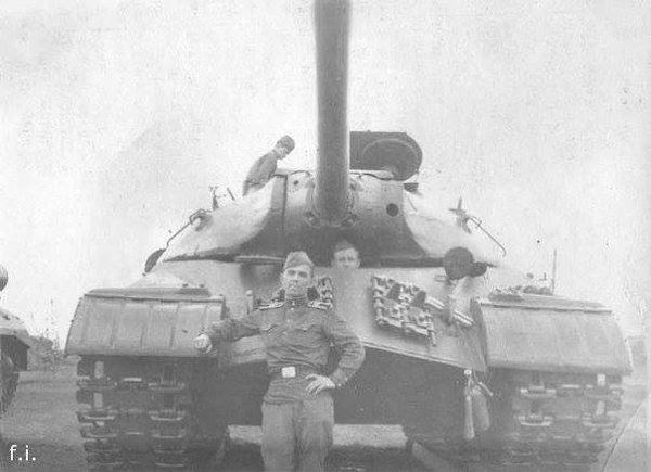 СОВЕТСКИЙ ТЯЖЁЛЫЙ ТАНК Т-10.28 ноября 1953 года Постановлением Совета Министров СССР приняли на ... - 4