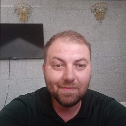 alex, 33, 